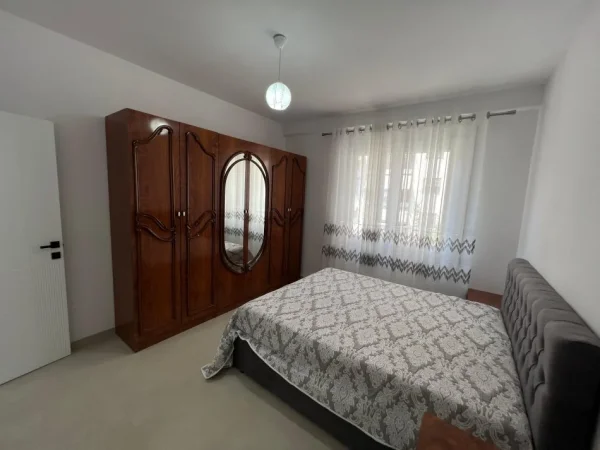 Tirane, jepet me qera apartament 2+1 Kati 3, 100 m² 600 € (rruga 5 maji)