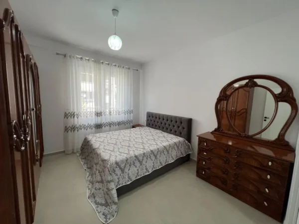 Tirane, jepet me qera apartament 2+1 Kati 3, 100 m² 600 € (rruga 5 maji)