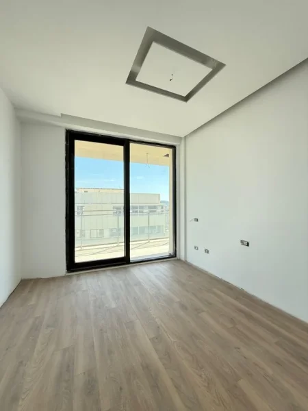 Tirane, shitet apartament 3+1+Ballkon Kati 8, 140 m² 320.000 € (Mine Peza)