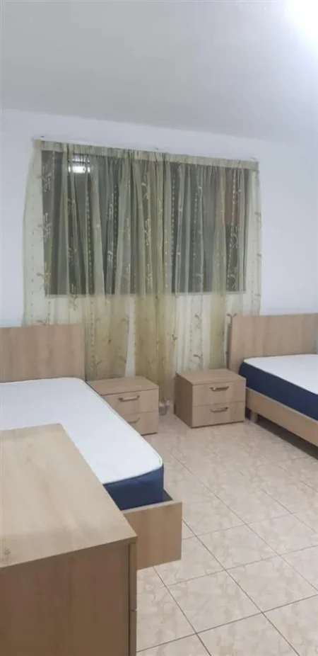 Tirane, jepet me qera apartament 2+1+Aneks+Ballkon Kati 4, 75 m² 600 € (Sheshi Willson)