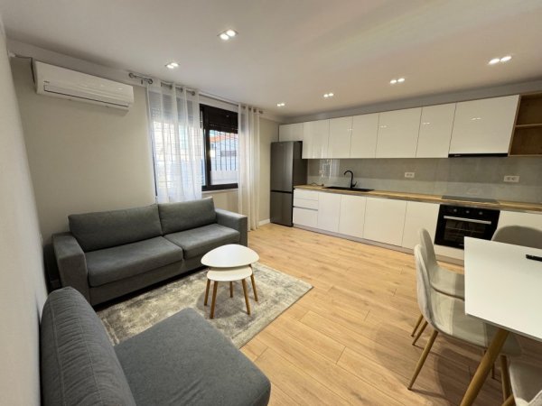 Tirane, jepet me qera shtepi 1+1 , 70 m² 600 € (rruga qemal stafa)