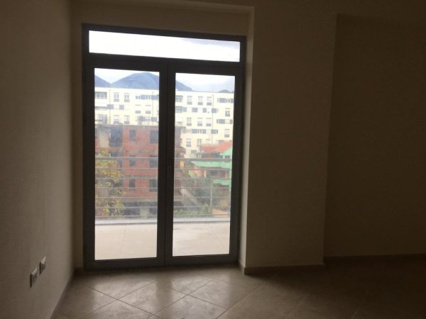 Durres, shitet apartament 2+1 Kati 2, 87 m² 31.000 € (Maminas Durres)