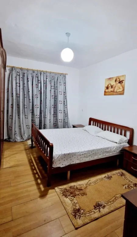 Tirane, jap me qera apartament 2+1 Kati 4, 75 m² 450 € (rruga bardhyl)