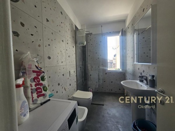 Tirane, shitet apartament 3+1 Kati 9, 104 m² 175.000 € 