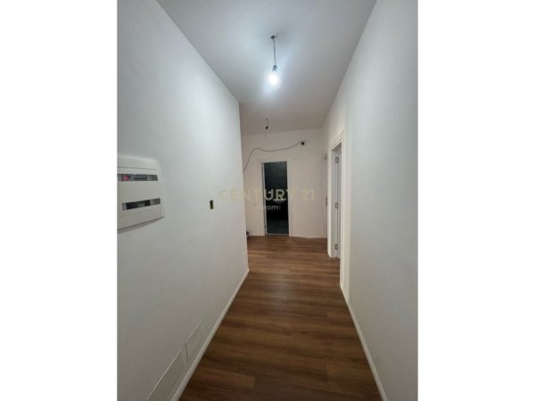Tirane, shitet apartament 2+1+Ballkon Kati 4, 95 m² 190.500 € 