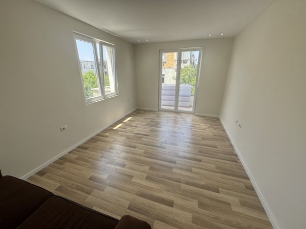 Tirane, shes apartament 2+1+Ballkon Kati 4, 76 m² 155.000 € (Rr. Mine peza prane prokurorise)