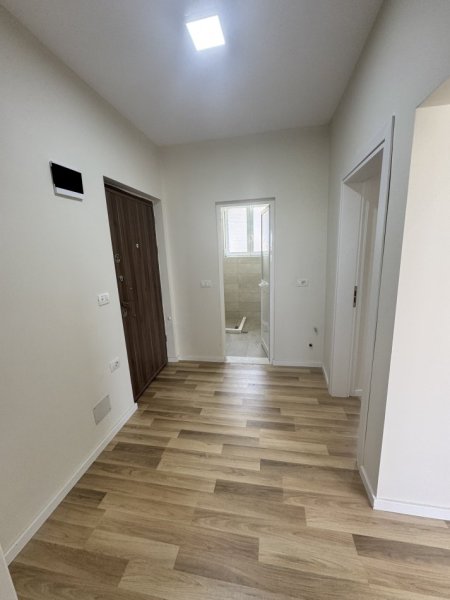 Tirane, shes apartament 2+1+Ballkon Kati 4, 76 m² 155.000 € (Rr. Mine peza prane prokurorise)