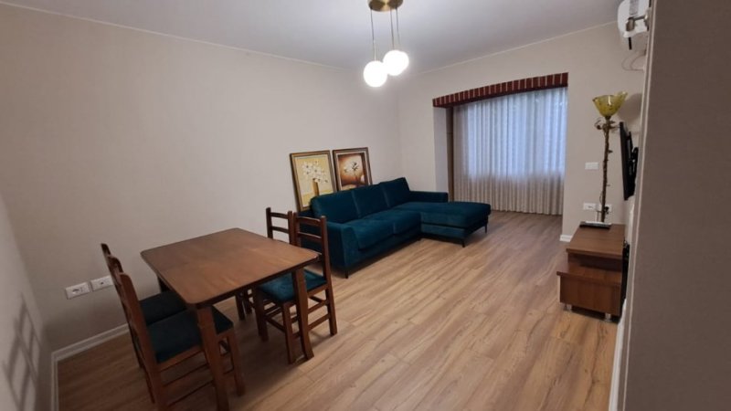 Tirane, jepet me qera apartament 1+1 Kati 3, (Perballe ish Pirro Mani) 50,000 Leke