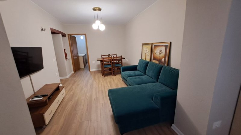 Tirane, jepet me qera apartament 1+1 Kati 3, (Perballe ish Pirro Mani) 50,000 Leke