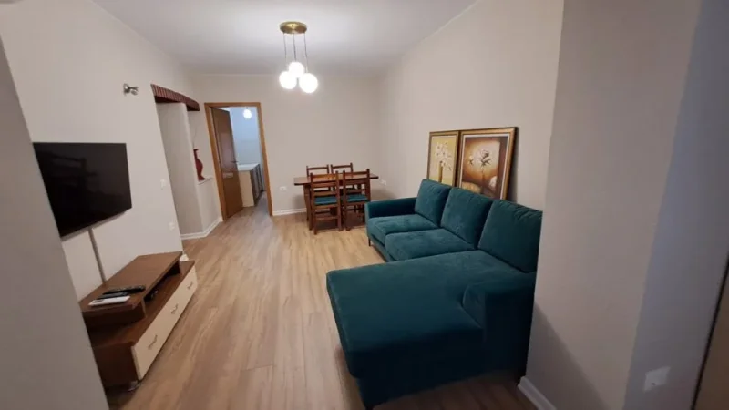 Tirane, jepet me qera apartament 1+1 Kati 3, (Perballe ish Pirro Mani) 50,000 Leke