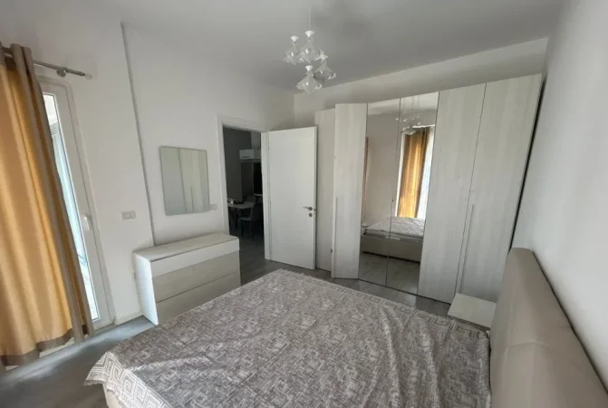 Tirane, jepet me qera apartament 2+1+Ballkon Kati 3, 80 m² 650 € (Rruga 5 maj prane emerald center)