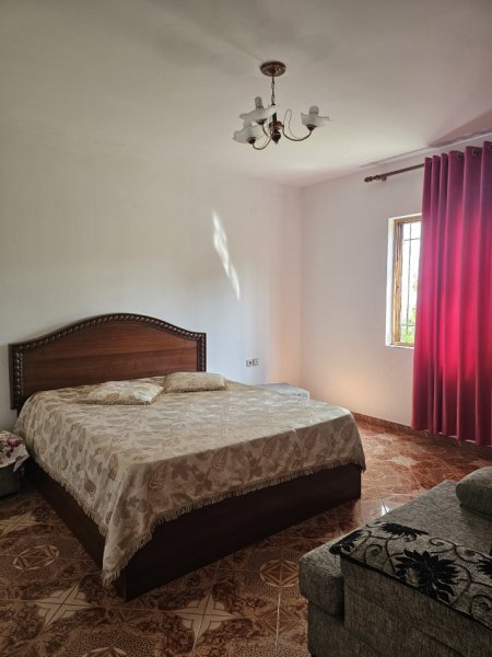 Tirane, jepet me qera shtepi 2+1+Ballkon Kati 1, 70 m² 45.000 Lek