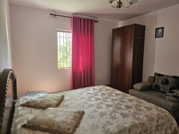 Tirane, jepet me qera shtepi 2+1+Ballkon Kati 1, 70 m² 45.000 Lek