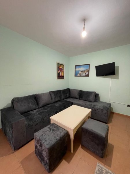 Tirane, jepet me qera apartament 1+1+Ballkon Kati 2, 65 m² 550 € (rruga e durresit)