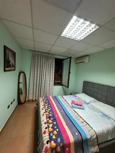 Tirane, jepet me qera apartament 1+1+Ballkon Kati 2, 65 m² 700 € (rruga e durresit)