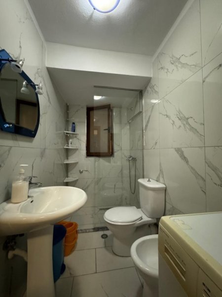 Tirane, jepet me qera apartament 1+1+Ballkon Kati 2, 65 m² 550 € (rruga e durresit)