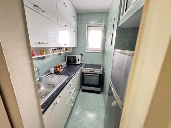 Tirane, jepet me qera apartament 2+1+Ballkon Kati 5, 60 m² 500 € (Muhamet gjollesha)