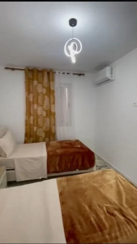 Tirane, jepet me qera apartament 2+1 Kati 1, 100 m² 800 € (rruga e durresit)