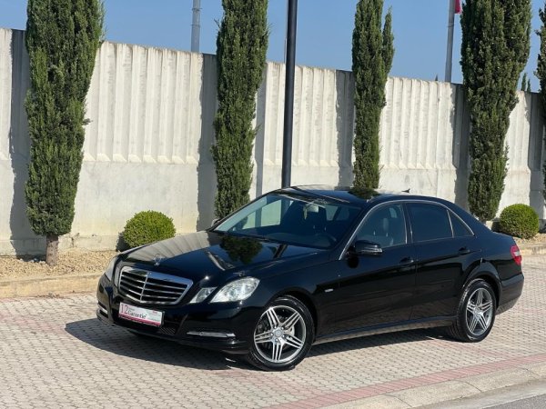 E 212 - 200 BENZINE + GAZ 👉 2011 👈 Kambio AUTOMATIKE 9.400€