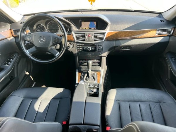 E 212 - 200 BENZINE + GAZ 👉 2011 👈 Kambio AUTOMATIKE 9.400€