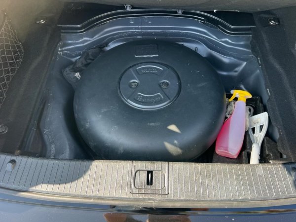 E 212 - 200 BENZINE + GAZ 👉 2011 👈 Kambio AUTOMATIKE 9.400€