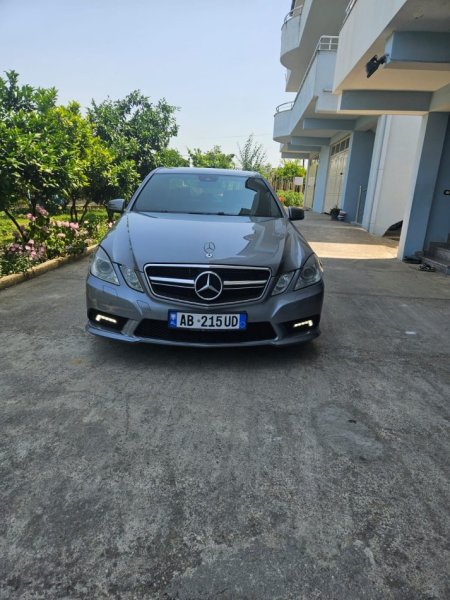 Tirane, shes makine Mercedes Benz Nafte, automatik Kondicioner 280 km 9.500 €