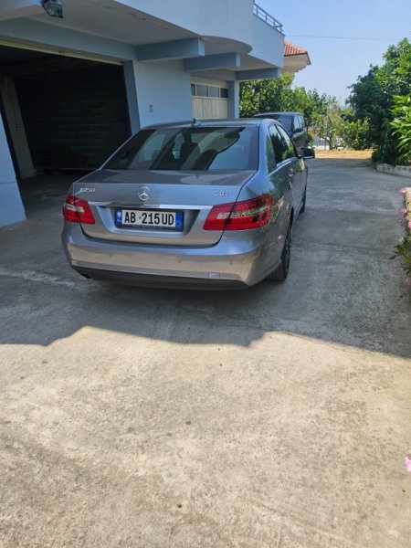 Tirane, shes makine Mercedes Benz Nafte, automatik Kondicioner 280 km 9.500 €