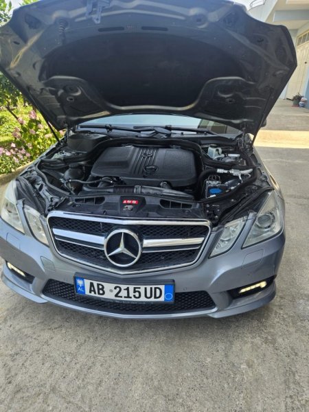 Tirane, shes makine Mercedes Benz Nafte, automatik Kondicioner 280 km 9.500 €