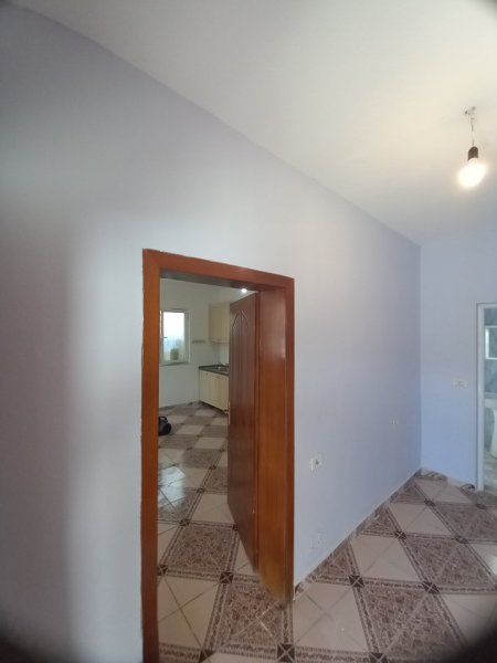 Jepet me qera shtepi 1 Katshe Kati 1, 71 m² 250 €, Kombinat (pas njësisë bashkiake nr 6)