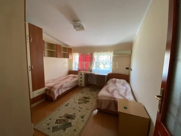 Tirane, jap me qera apartament 1+1 Kati 4, 80 m² 800 € 