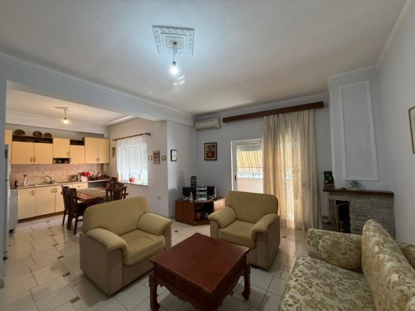 Tirane, jepet me qera apartament NE NJE SUPER ZONE 2+1+Aneks+Ballkon Kati 5, 120 m² 500 € (Prokuroria Mine Peza)