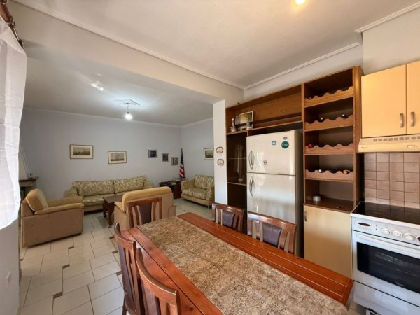 Tirane, jepet me qera apartament NE NJE SUPER ZONE 2+1+Aneks+Ballkon Kati 5, 120 m² 500 € (Prokuroria Mine Peza)