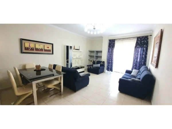 Tirane, jepet me qera apartament 2+1 Kati 4, 100 m² 750 € 