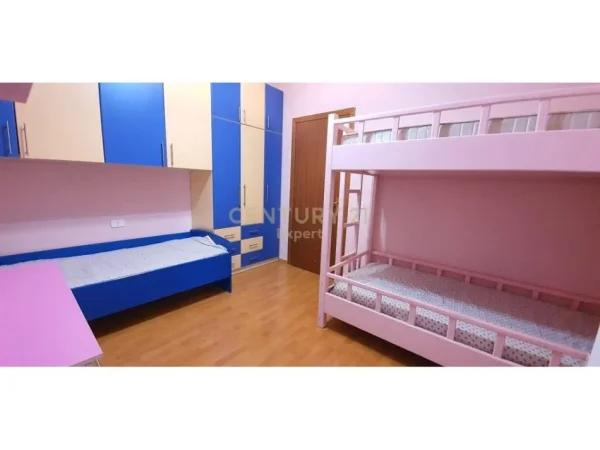 Tirane, jepet me qera apartament 2+1 Kati 4, 100 m² 750 € 