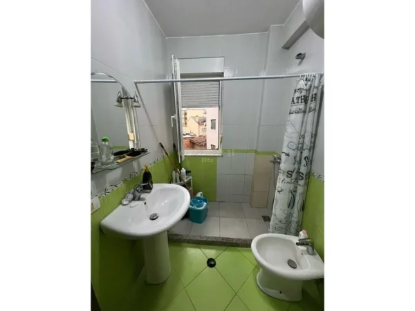 Tirane, shitet apartament 2+1 Kati 3, 76 m² 150.000 € (Rruga e elbasanit)