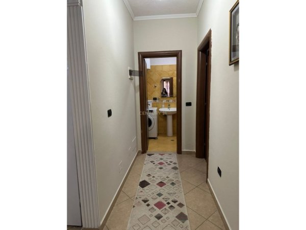 Tirane, jepet me qera apartament 2+1 Kati 4, 87 m² 650 € 