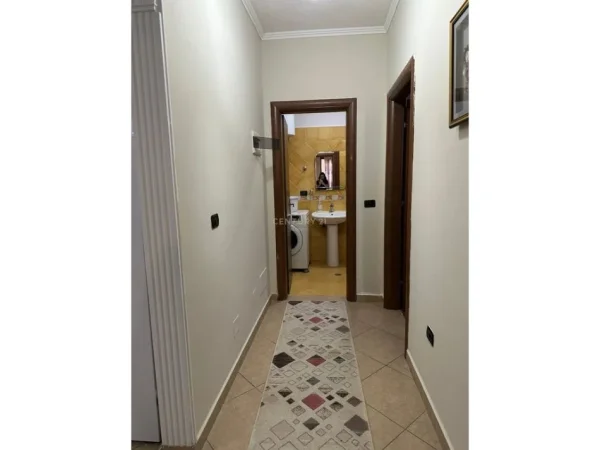 Tirane, jepet me qera apartament 2+1 Kati 4, 87 m² 650 € 