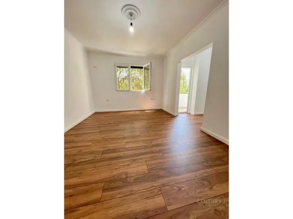 Tirane, shes apartament 1+1 Kati 2, 63 m² 122.000 € (Rruga Irfan Tomini)