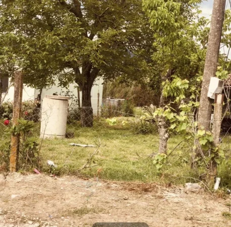 Tirane, shitet truall , 300 m² 100.000 € (Azem Galica)