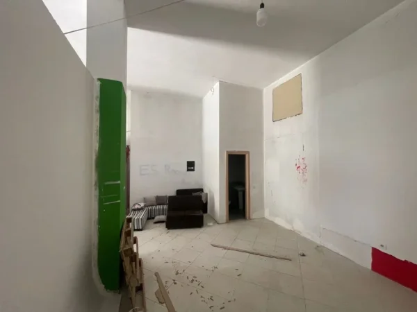 Tirane, shitet ambjent biznesi Kati 0, 80 m² 120.000 € (Rruga Fehim Ibrahimi Okazion Me Hipoteke)