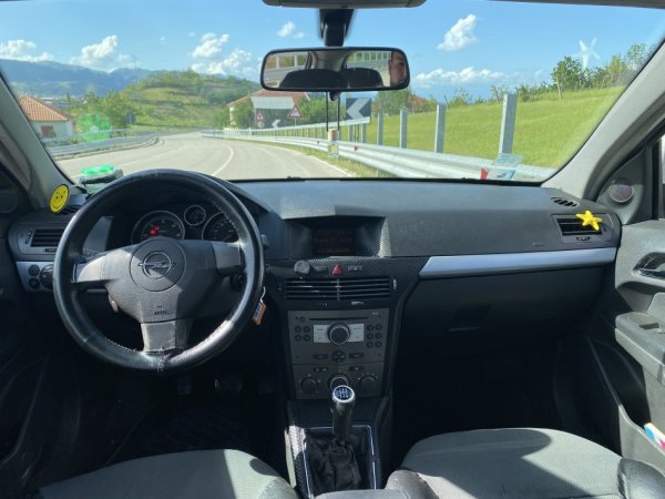 Pogradec, shitet makine Opel Astra Nafte, blu e errët manuale Kondicioner