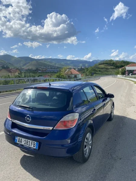 Pogradec, shitet makine Opel Astra Nafte, blu e errët manuale Kondicioner