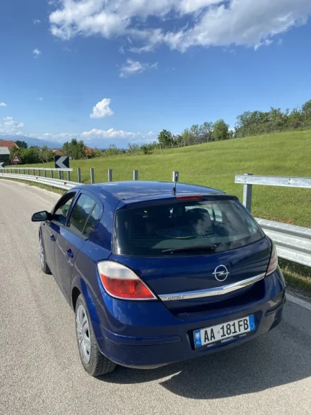 Pogradec, shitet makine Opel Astra Nafte, blu e errët manuale Kondicioner