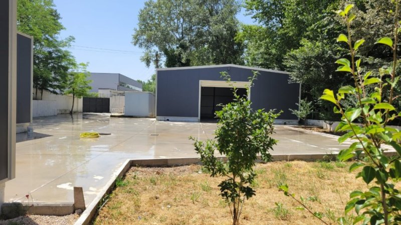 Jepet me qera pronë pranë Aeroportit të Rinasit