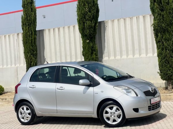 TOYOTA YARIS 1.4 NAFTE 👉 2008 👈kambio MANUALE 3.900 €