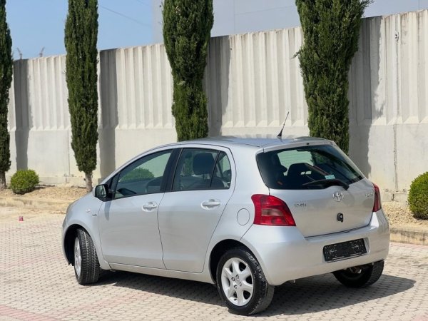 TOYOTA YARIS 1.4 NAFTE 👉 2008 👈kambio MANUALE 3.900 €