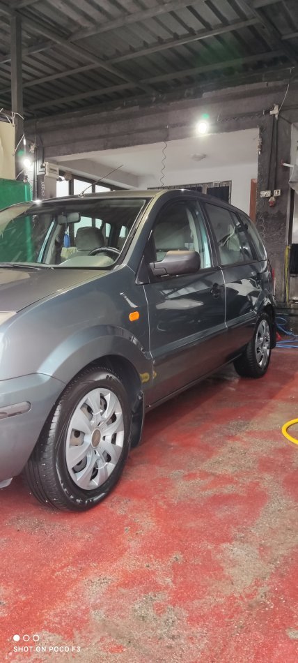 Tirane, shes makine Ford Fusion Nafte, jeshile automatik Kondicioner 220.000 km 3.200 €