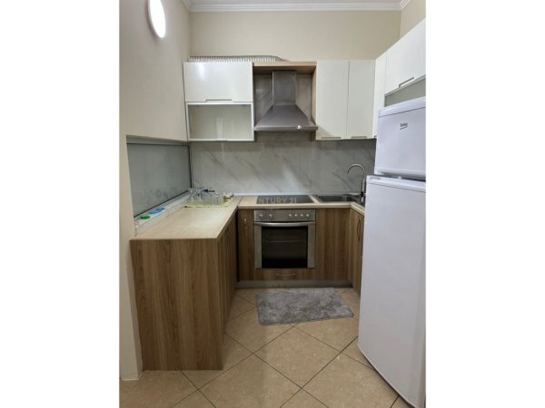 Tirane, jepet me qera 2+1 Kati 4, 87 m² 650 € (Jordan Misja)
