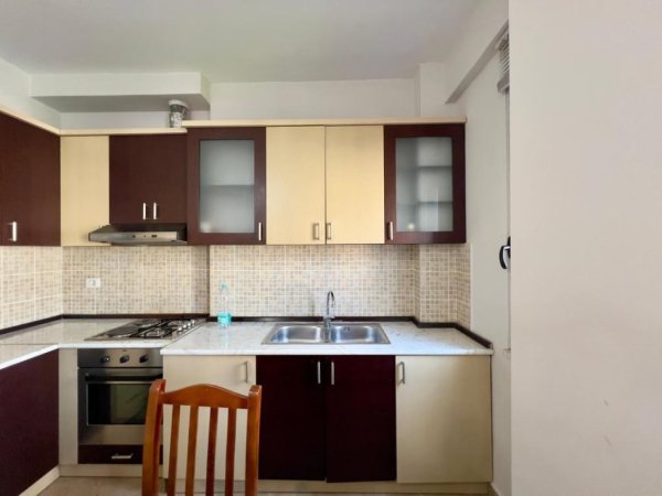 Tirane, jepet me qera apartament 1+1 Kati 6, 71 m² 551 € (Kompleksi Halili)