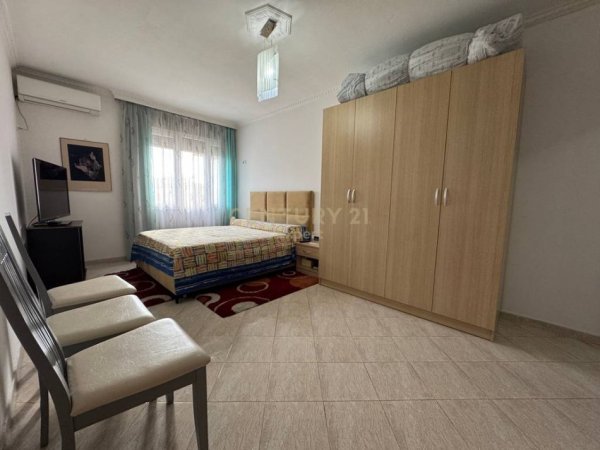 Tirane, shitet apartament 2+1 Kati 2, 121 m² 250.000 € (TEK KRYQEZIMI 21 DHJETORI!)